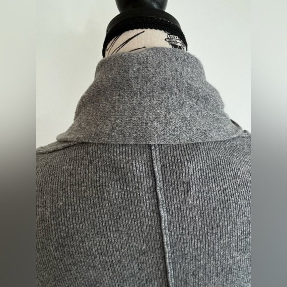 Monk & Lou diagonal zip sweater, size medium (0120) - Picture 6 of 10